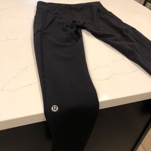 Women’s lululemon leggings size 4.